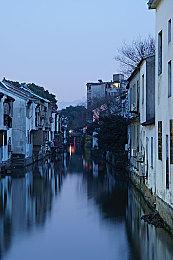 《巫师3》PC版热修复已上线 解决4.01版性能问题